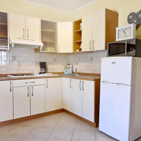 Lorena B4 By Interhome * Umag